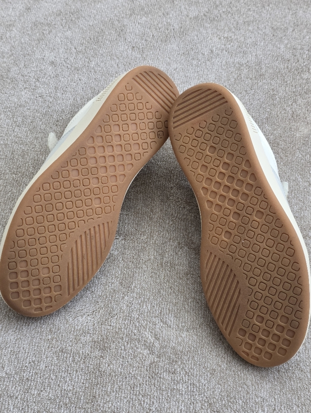 EVERLANE The ReLeather® Velcro Court Sneaker Off White/Fog Unisex W-8 M-6 - Picture 6 of 7